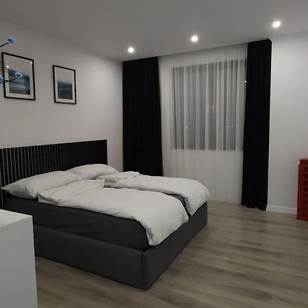 Durres City Apartment, City Center & Close To The Beach ภายนอก รูปภาพ
